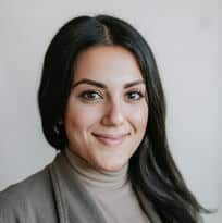 Dr Diba Naweed DC at Bellevue Chiropractic